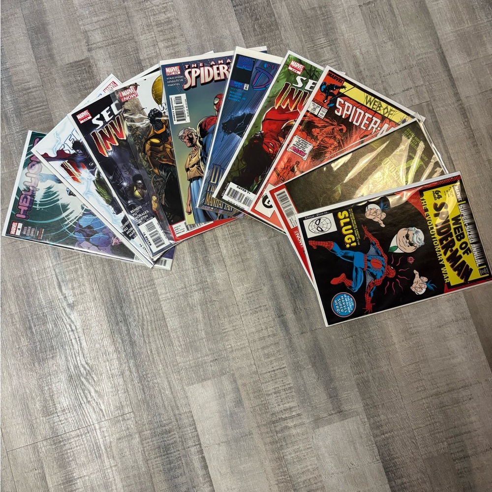 Mixed Lot of 10 Marvel Comics featuring Web of Spider-man and Secret Invasion